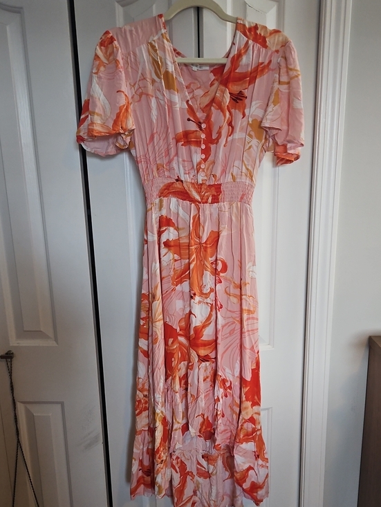 Abel The Label Dresses & Skirts - Abel The Label Pink & Orange Floral V-Neck Midi Dress L